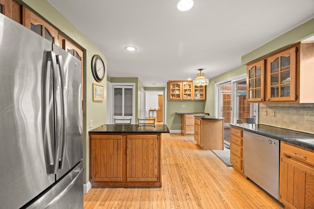 11 Colonial Ln, Canton, MA 02021