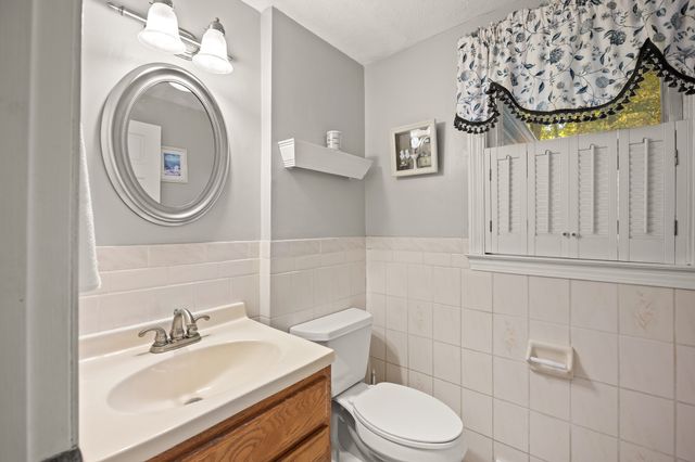 11 Colonial Ln, Canton, MA 02021