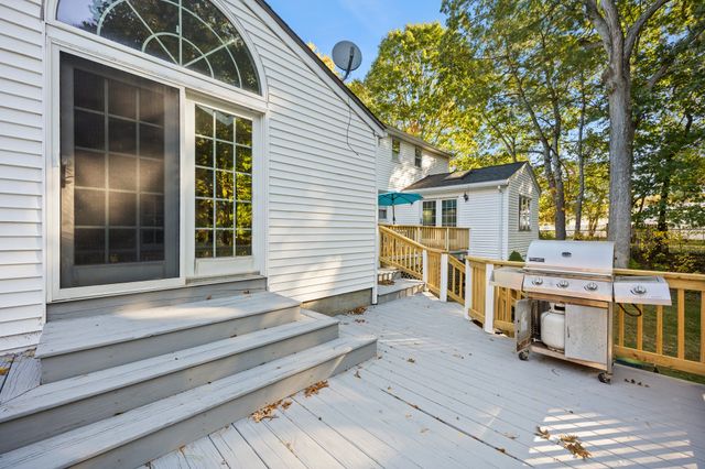 11 Colonial Ln, Canton, MA 02021