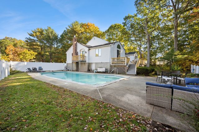 11 Colonial Ln, Canton, MA 02021