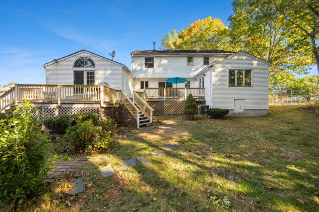 11 Colonial Ln, Canton, MA 02021