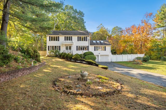 11 Colonial Ln, Canton, MA 02021