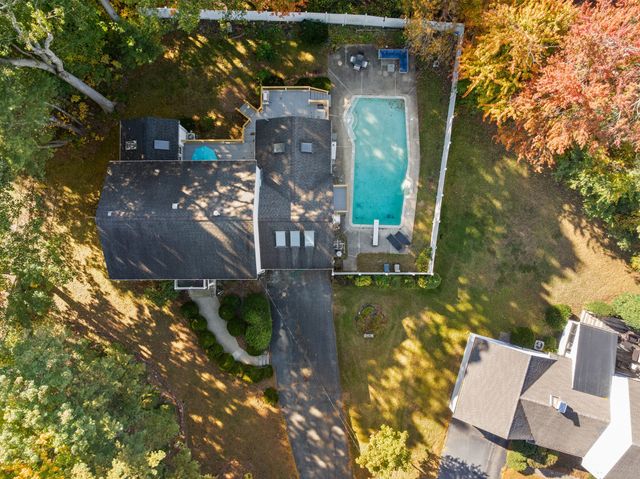 11 Colonial Ln, Canton, MA 02021