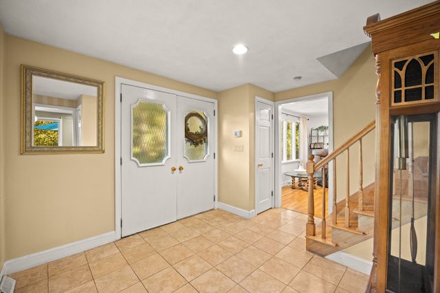 11 Colonial Ln, Canton, MA 02021
