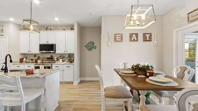 693 Coastal Breeze Drive, Freeport, FL 32439