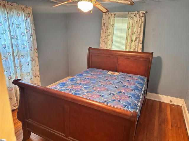 806 Perry Drive, Greenville, SC 29609