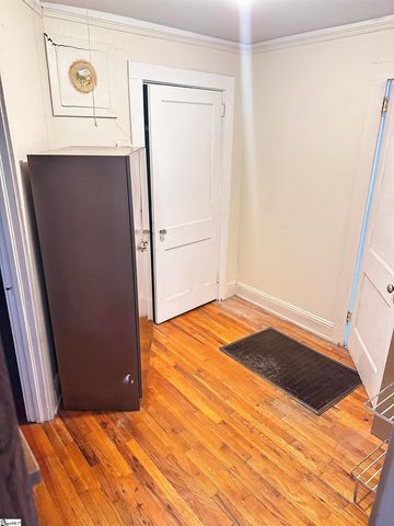 806 Perry Drive, Greenville, SC 29609