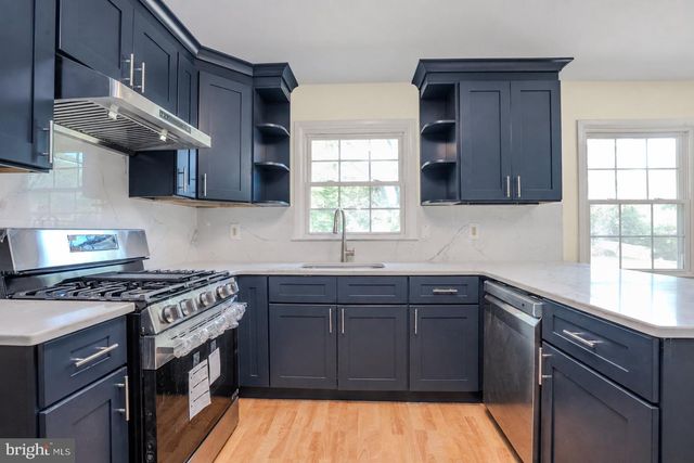 18 PARKER RD, Plainsboro, NJ 08536