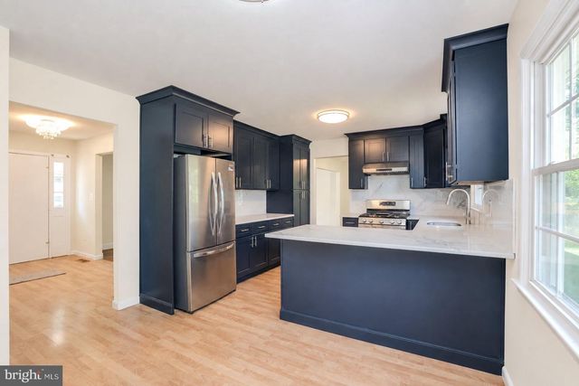 18 PARKER RD, Plainsboro, NJ 08536