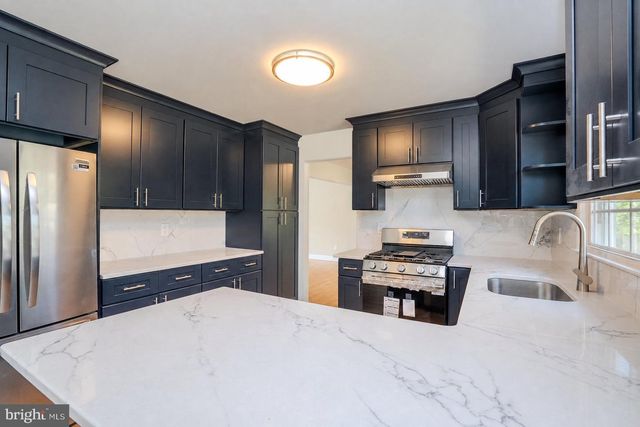 18 PARKER RD, Plainsboro, NJ 08536