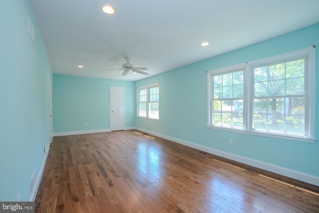 18 PARKER RD, Plainsboro, NJ 08536