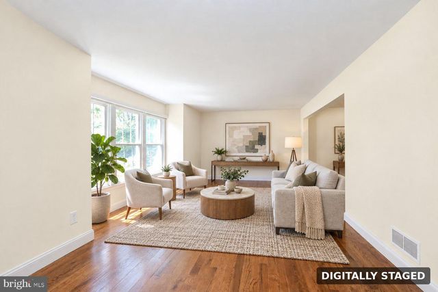 18 PARKER RD, Plainsboro, NJ 08536