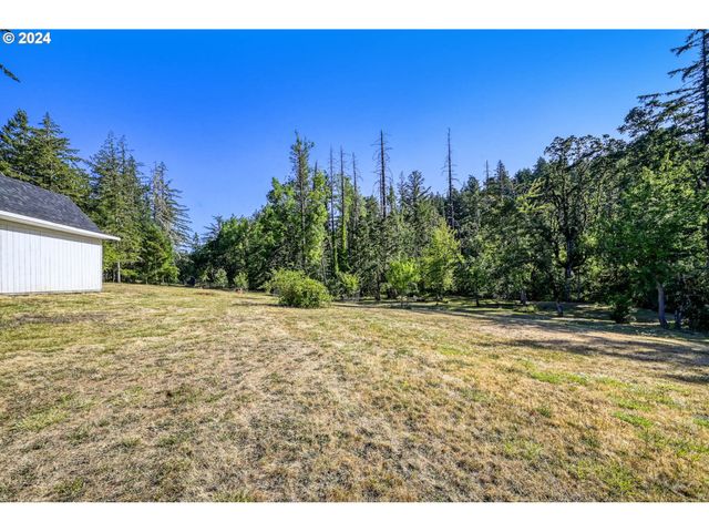 Ridgetop Dr 15, Eugene, OR 97405
