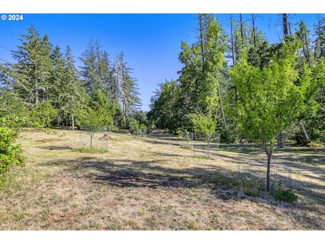 Ridgetop Dr 15, Eugene, OR 97405
