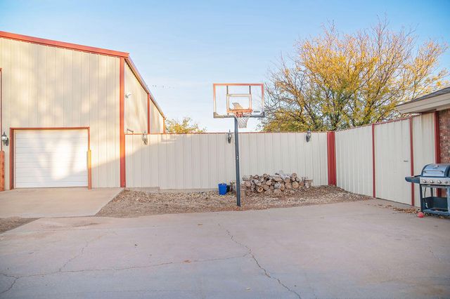 2917 Dove Lane, Denver City, TX 79323