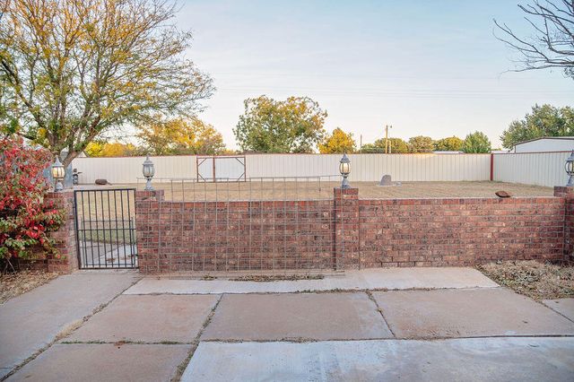 2917 Dove Lane, Denver City, TX 79323