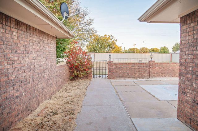 2917 Dove Lane, Denver City, TX 79323