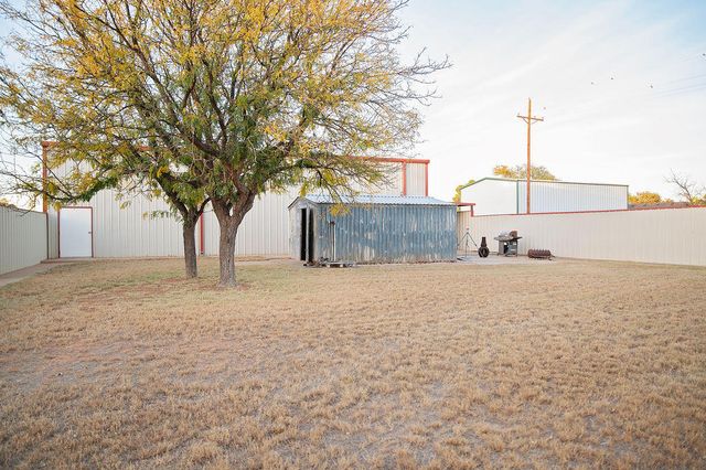 2917 Dove Lane, Denver City, TX 79323