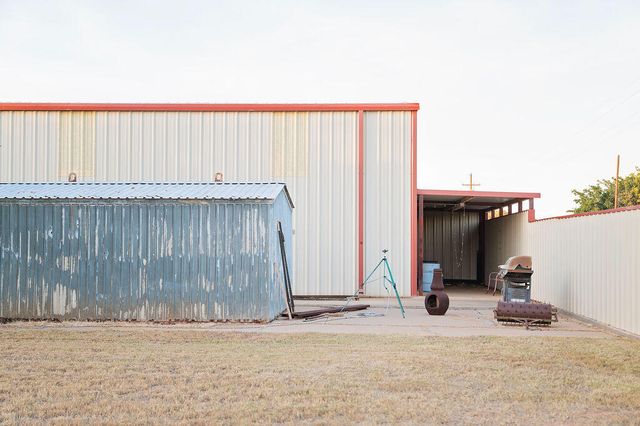 2917 Dove Lane, Denver City, TX 79323