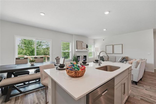 106 Lake Meadows Drive, Smithville, MO 64089