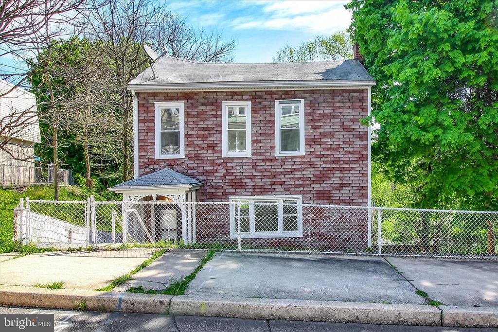 720 N 2ND ST, Pottsville, PA 17901