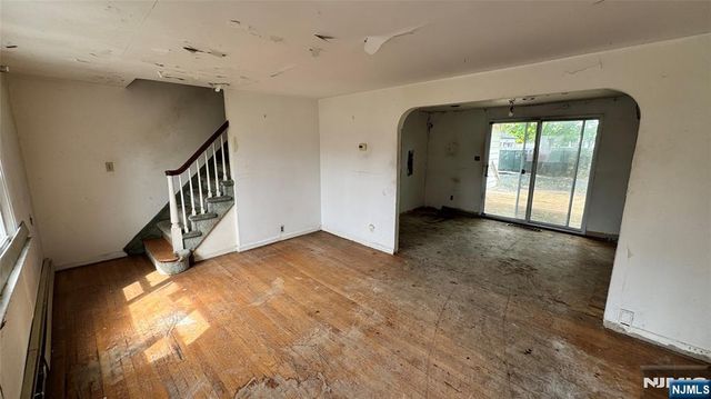 69 Lincoln Avenue, Elmwood Park, NJ 07407