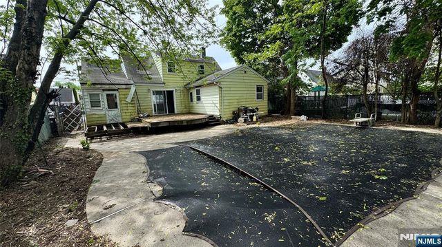 69 Lincoln Avenue, Elmwood Park, NJ 07407