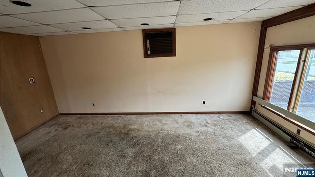 69 Lincoln Avenue, Elmwood Park, NJ 07407