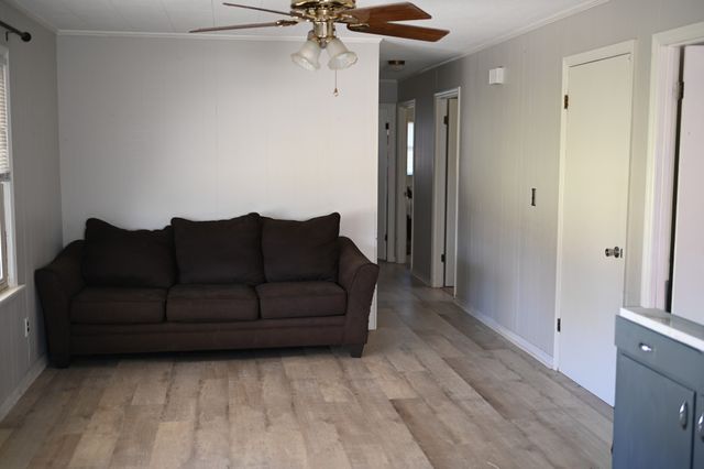 109 2nd Ave, N, Loretto, TN 38469