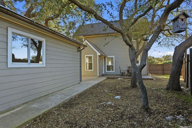 2325 Lakeshore Dr, Canyon Lake, TX 78133