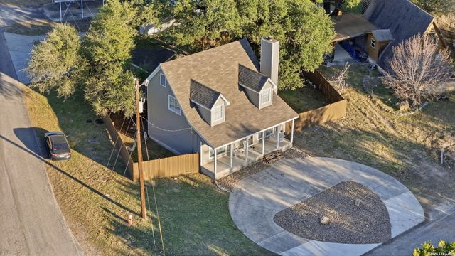 2325 Lakeshore Dr, Canyon Lake, TX 78133