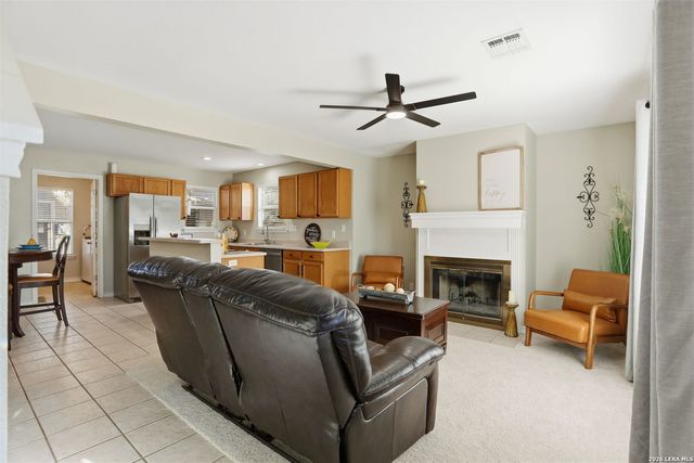 2325 Lakeshore Dr, Canyon Lake, TX 78133