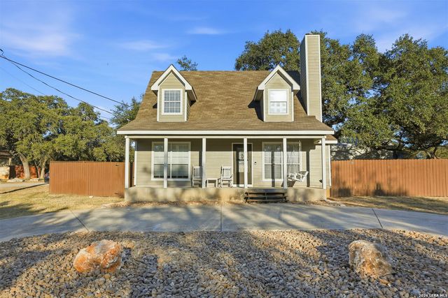 2325 Lakeshore Dr, Canyon Lake, TX 78133