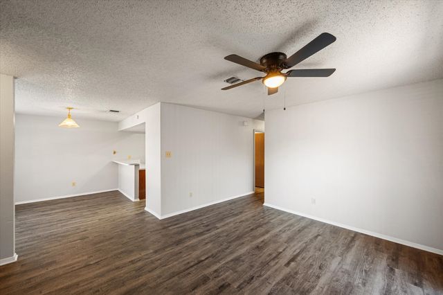 406 E Denton Drive 35, Euless, TX 76039