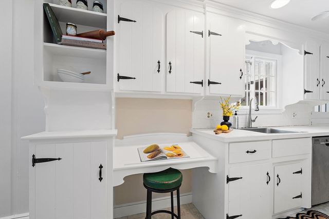 28 Old Village Road, Acton, MA 01720
