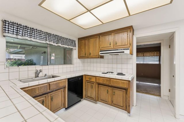 1519 Mckinley Ave, Woodland, CA 95695