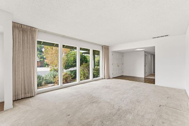 1519 Mckinley Ave, Woodland, CA 95695