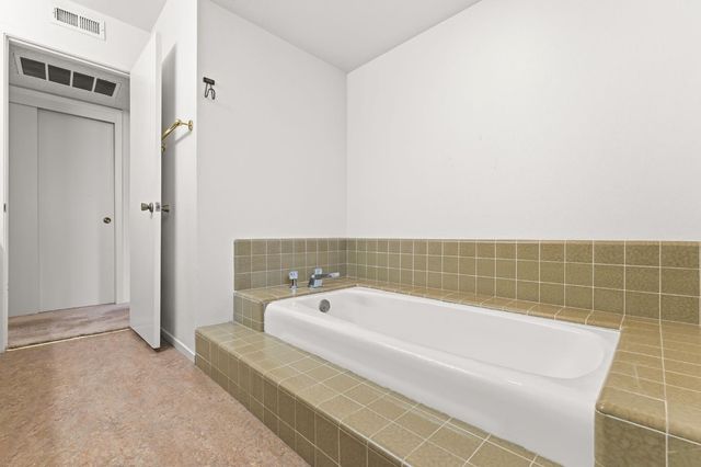 1519 Mckinley Ave, Woodland, CA 95695