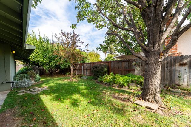 1519 Mckinley Ave, Woodland, CA 95695