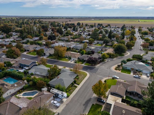 1519 Mckinley Ave, Woodland, CA 95695