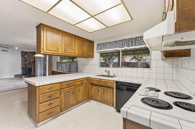 1519 Mckinley Ave, Woodland, CA 95695