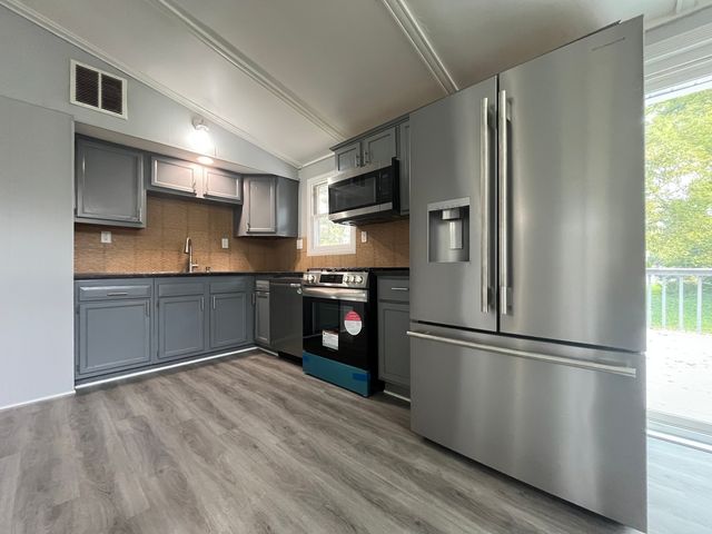 150 Wilson Place, Oswego, IL 60543