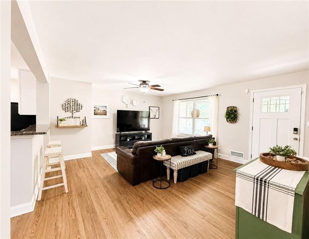 5806 Stonehaven Drive NW, Kennesaw, GA 30152