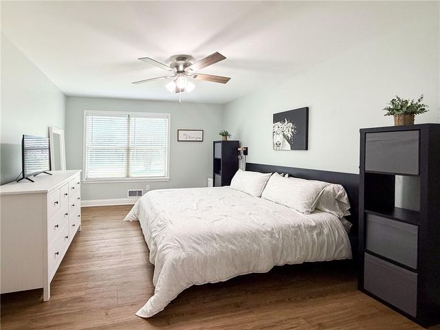 5806 Stonehaven Drive NW, Kennesaw, GA 30152