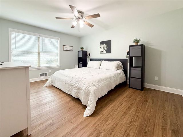 5806 Stonehaven Drive NW, Kennesaw, GA 30152