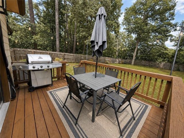 5806 Stonehaven Drive NW, Kennesaw, GA 30152