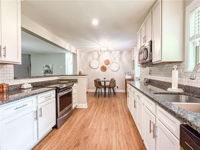 5806 Stonehaven Drive NW, Kennesaw, GA 30152