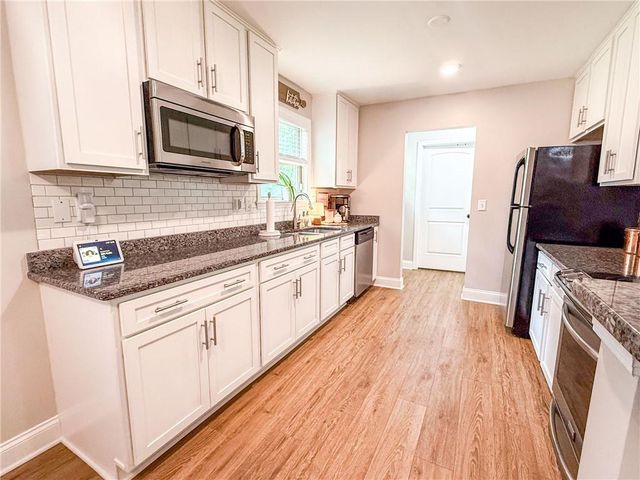5806 Stonehaven Drive NW, Kennesaw, GA 30152
