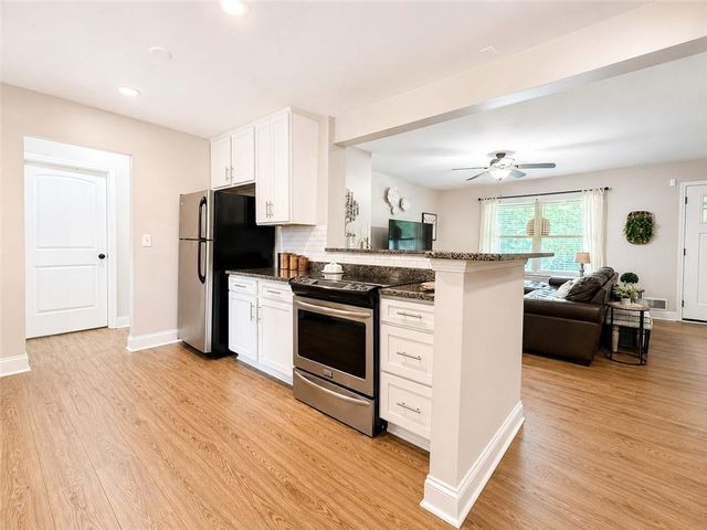 5806 Stonehaven Drive NW, Kennesaw, GA 30152