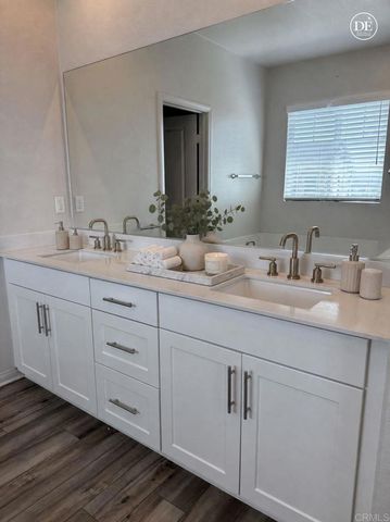 1528 Wingwood Lane, Vista, CA 92083